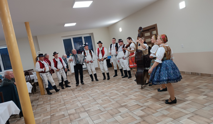 Fotka - Október mesiac úcty k starším