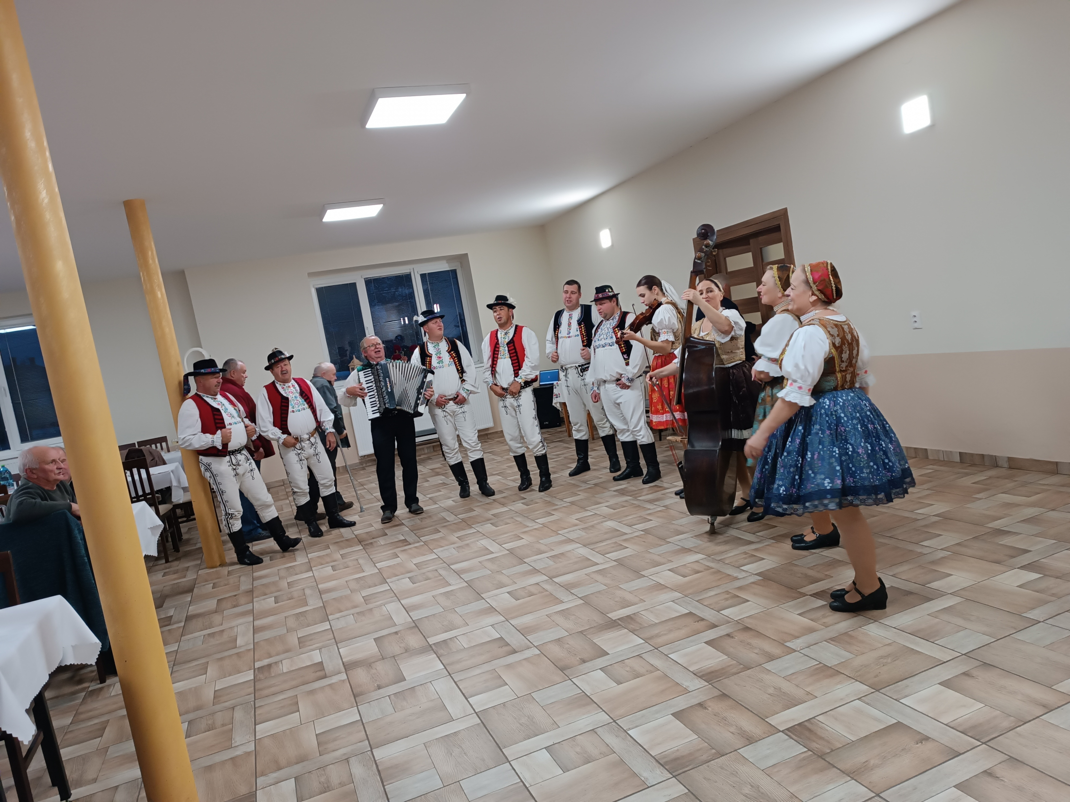 Fotka - Október mesiac úcty k starším